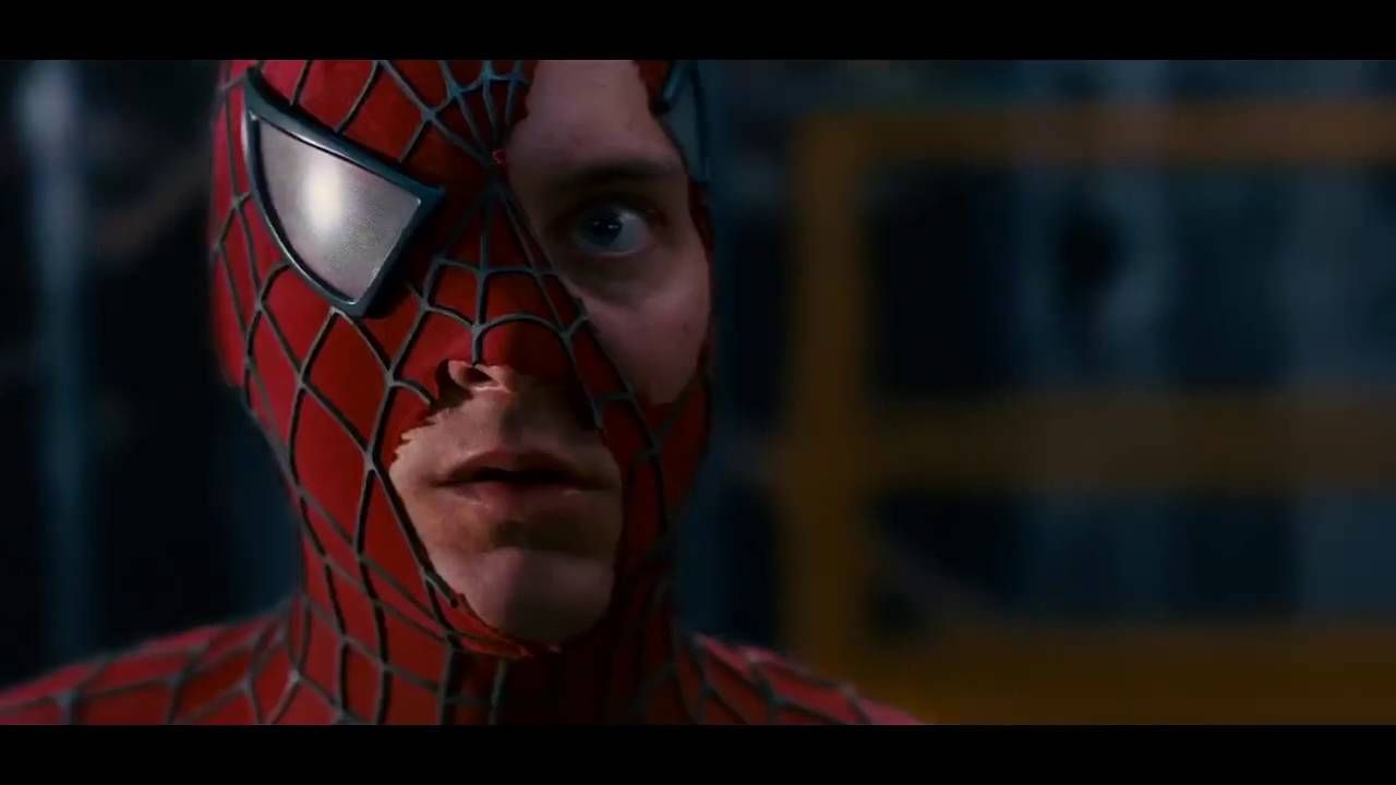 Kadr z filmu Spider-Man 2 z Tobeyem Maguire'em w roli głównej