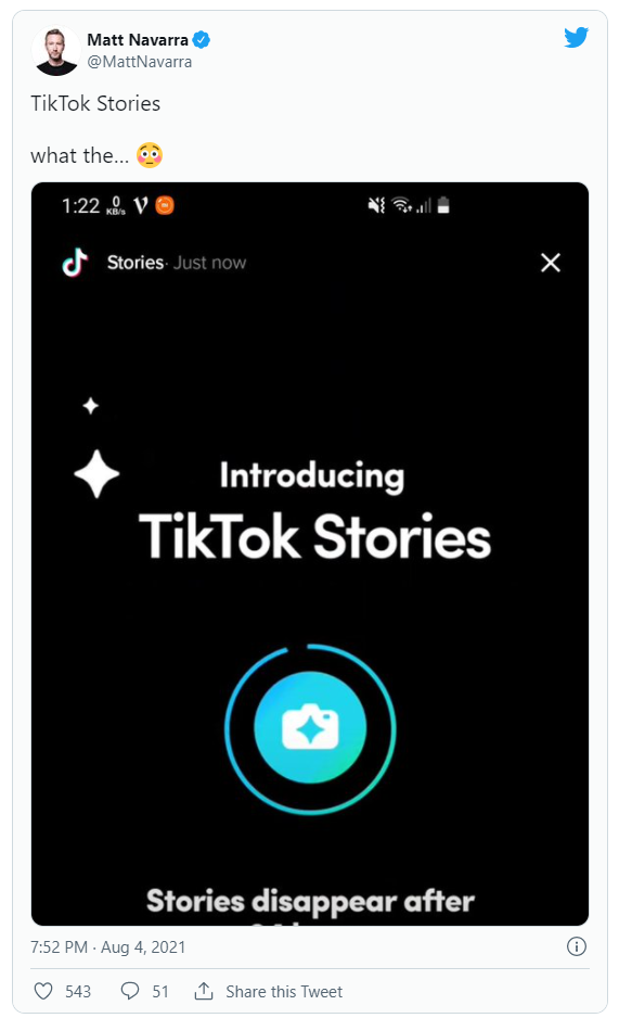 Na grafice zrzut ekranu z twitterowego konta Matta Navarry, który pokazuje Stories w Tik Toku