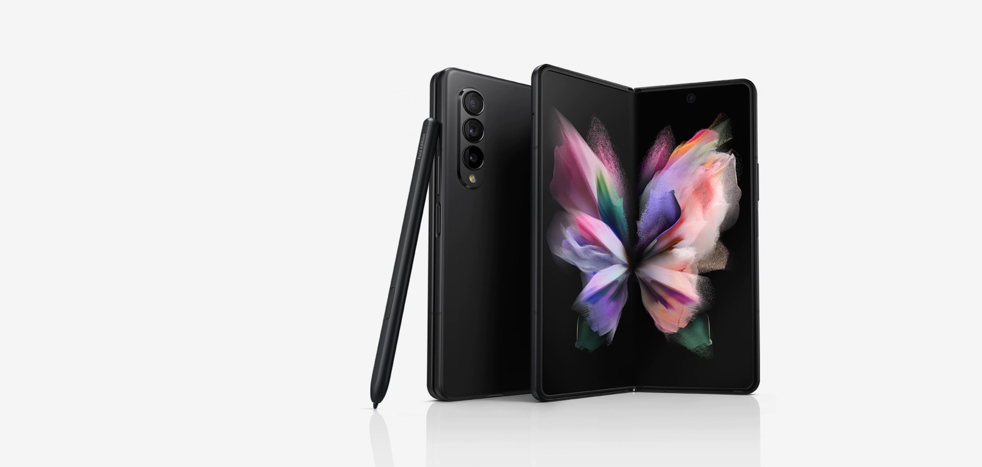 Na zdjęciu Samsung Galaxy Z Fold3 z rysikiem